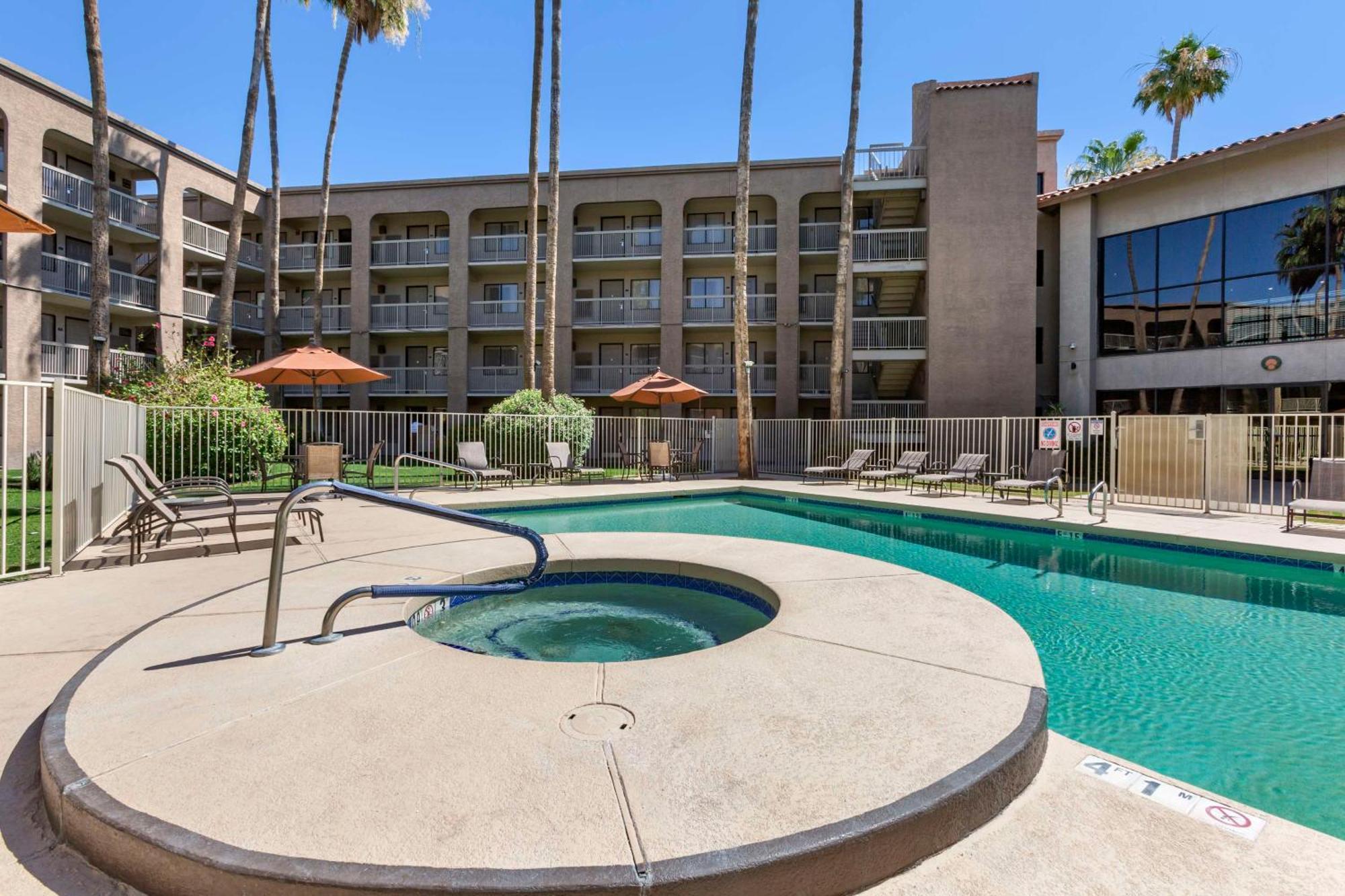 Best Western Plus Scottsdale Thunderbird Suites Exterior foto